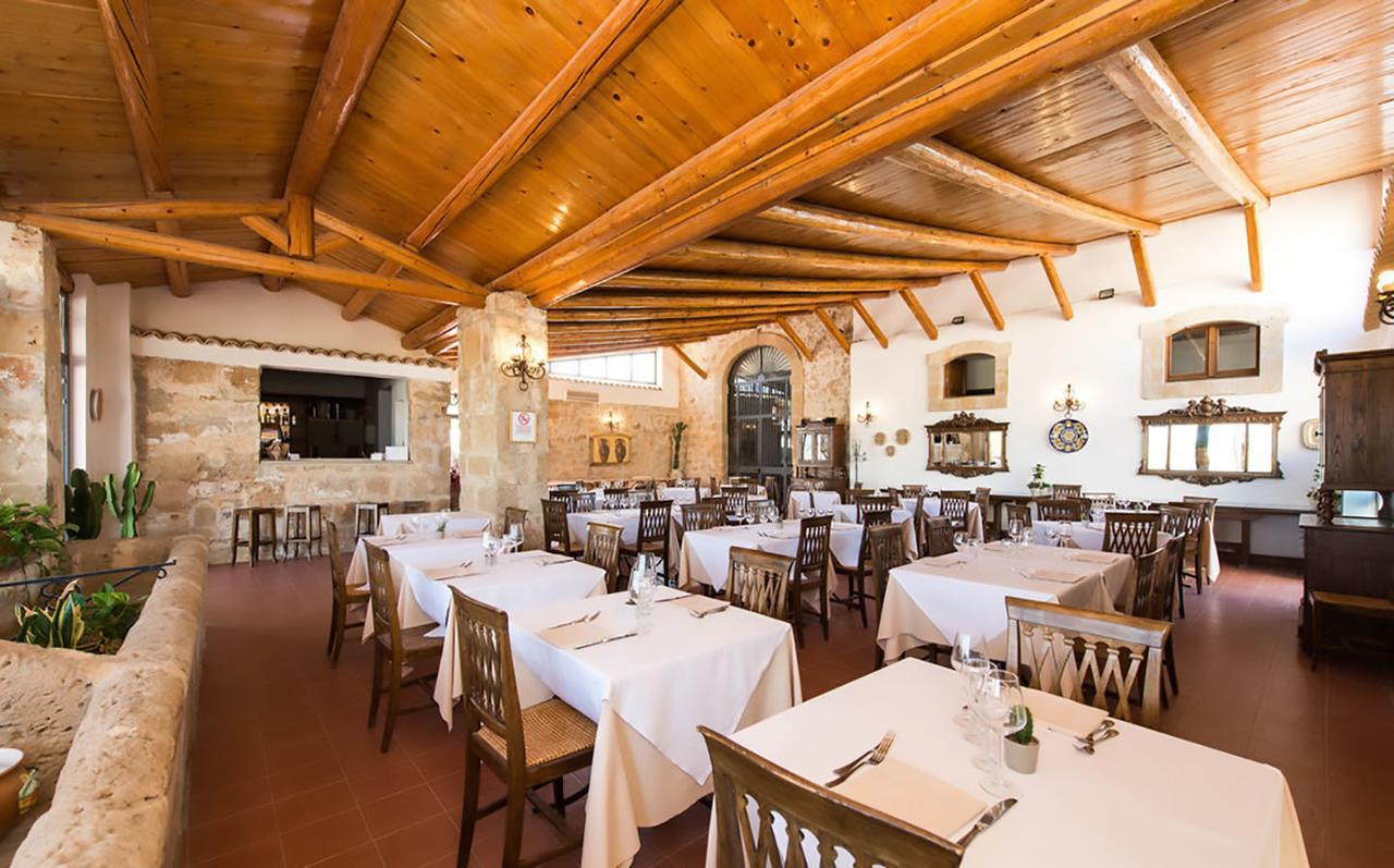 Hotel Villa Favorita Noto Bagian luar foto