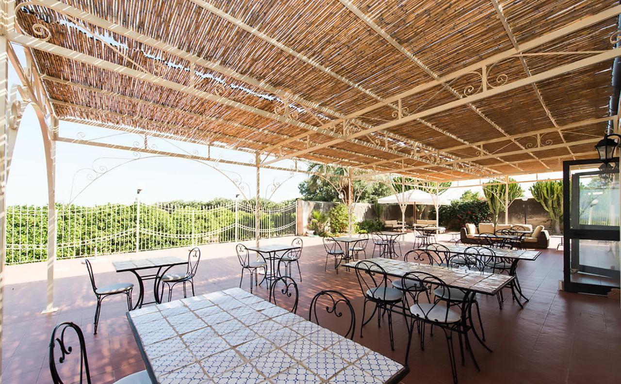 Hotel Villa Favorita Noto Bagian luar foto