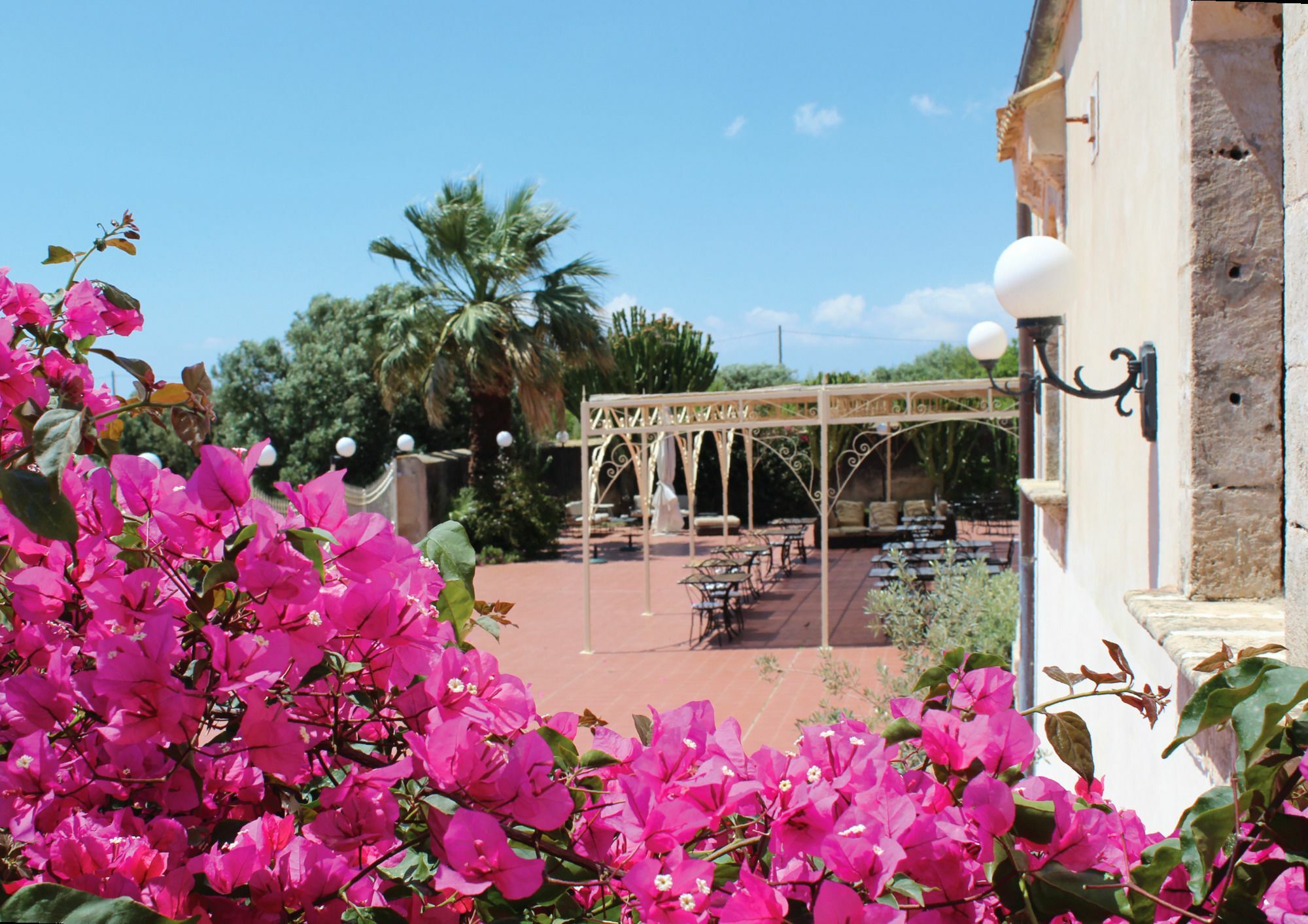 Hotel Villa Favorita Noto Bagian luar foto